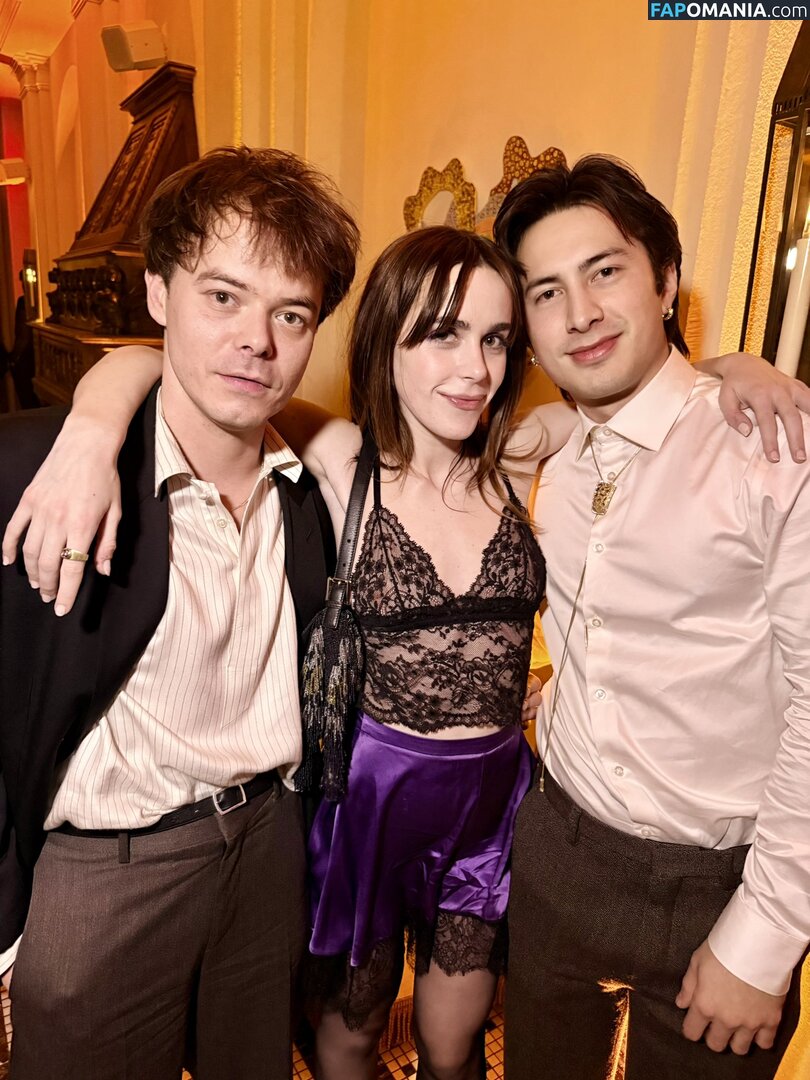 AdventuresSabrina / Kiernan Shipka / kiernanshipka Naken OnlyFans  Läckta Foto #1556