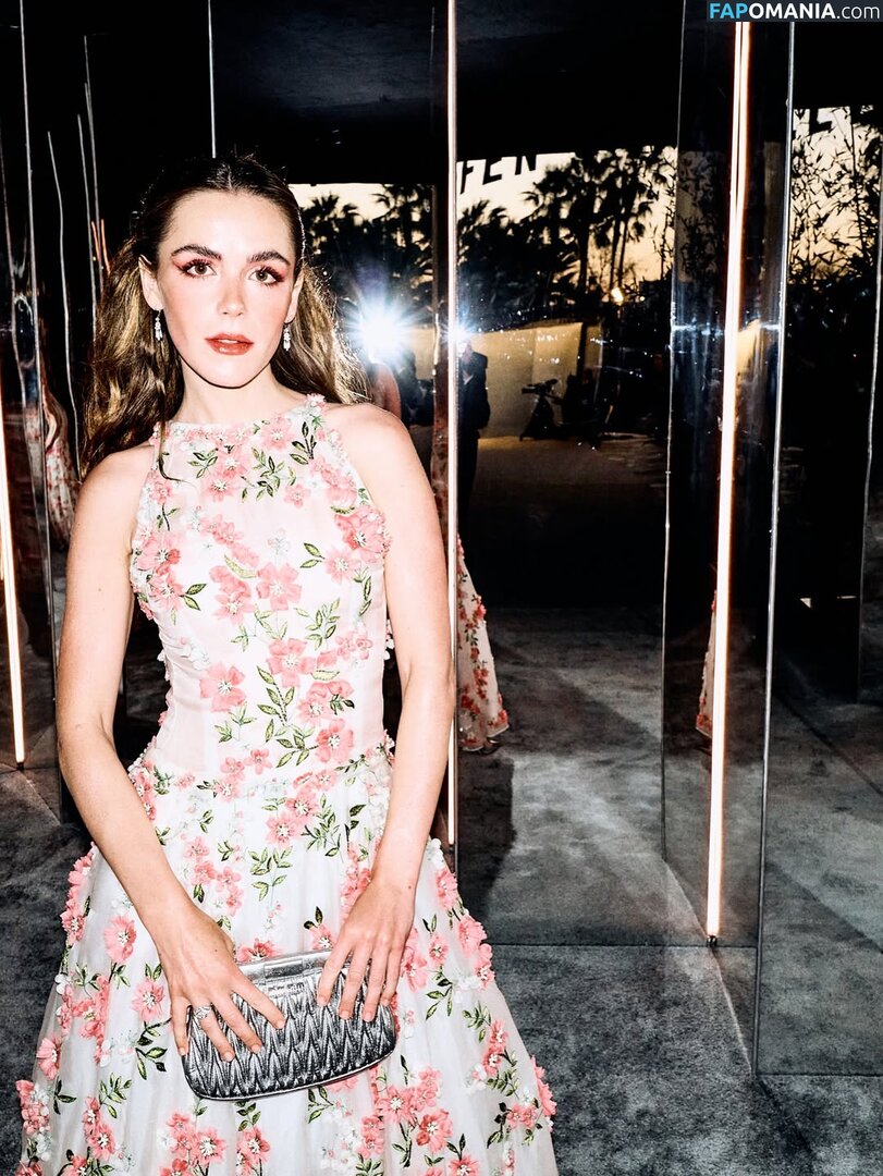 AdventuresSabrina / Kiernan Shipka / kiernanshipka Naken OnlyFans  Läckta Foto #1563