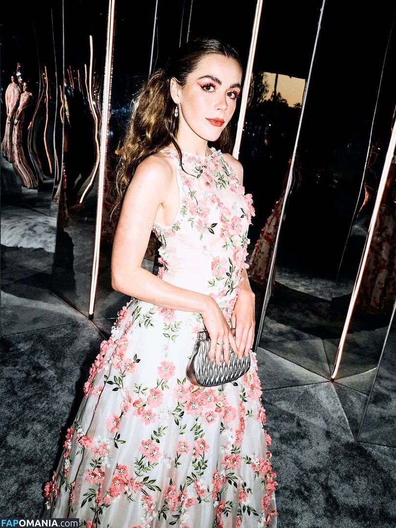 AdventuresSabrina / Kiernan Shipka / kiernanshipka Naken OnlyFans  Läckta Foto #1564