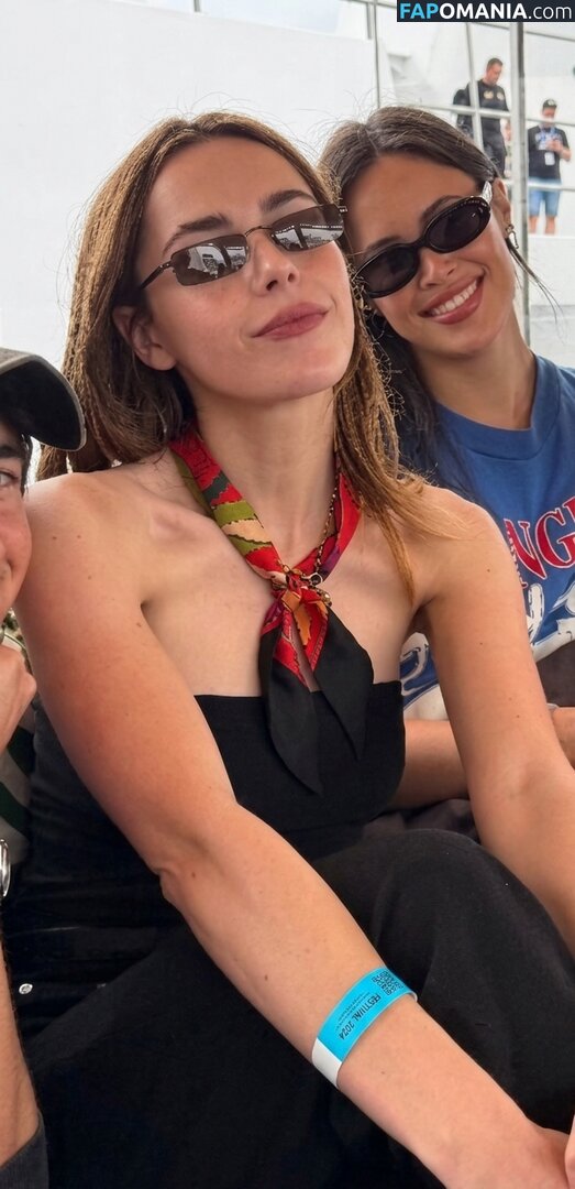 AdventuresSabrina / Kiernan Shipka / kiernanshipka Naken OnlyFans  Läckta Foto #1573