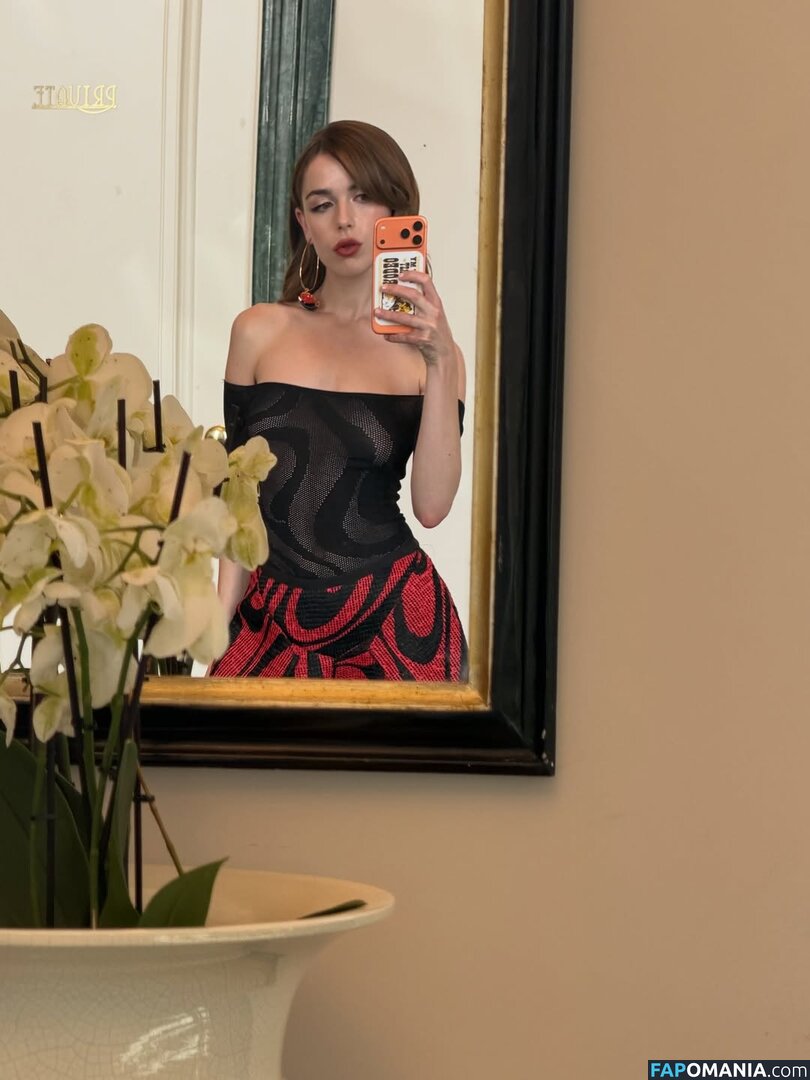 AdventuresSabrina / Kiernan Shipka / kiernanshipka Naken OnlyFans  Läckta Foto #1580