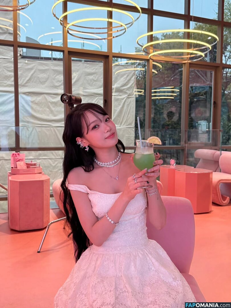 Kim Chaewon / _chaechae_1 / 김채원 Le Sserafim Naken OnlyFans  Läckta Foto #42