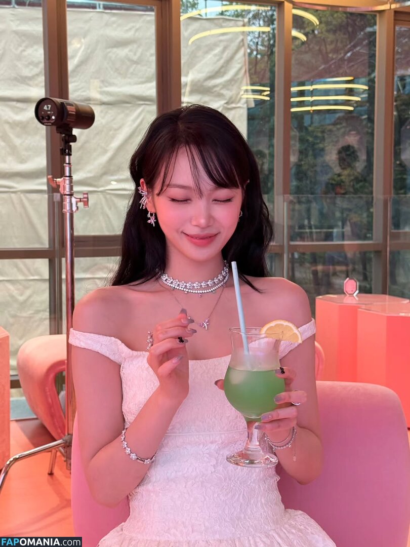 Kim Chaewon / _chaechae_1 / 김채원 Le Sserafim Naken OnlyFans  Läckta Foto #49