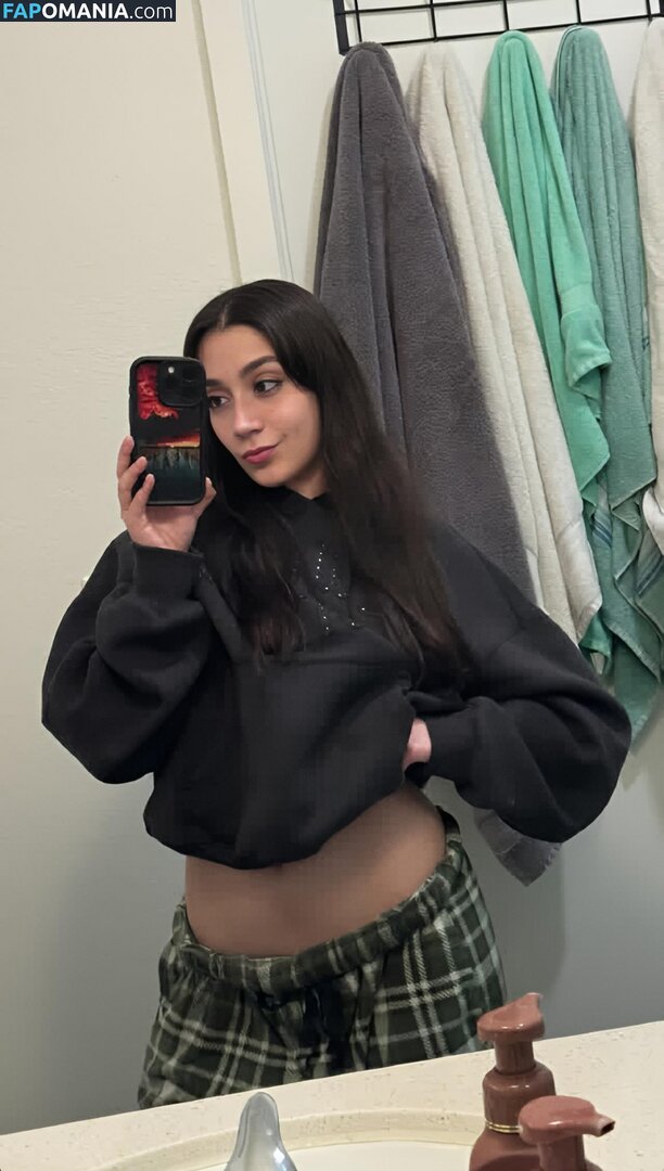 ayowhoischapis / kimbermelendrez Naken OnlyFans  Läckta Foto #7