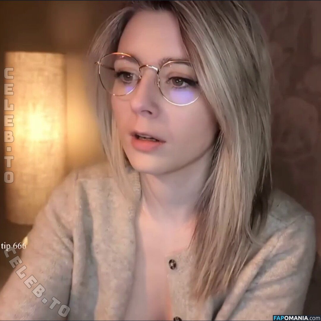 Kimilee / https: / lisa.sakura22 / lisamaus Naken OnlyFans  Läckta Foto #1