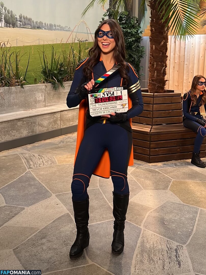 Kira Kosarin / kirakosarin Naken OnlyFans  Läckta Foto #742