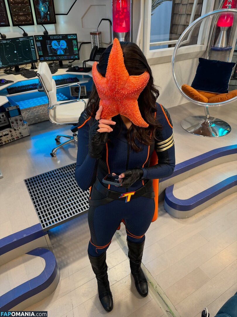Kira Kosarin / kirakosarin Naken OnlyFans  Läckta Foto #748