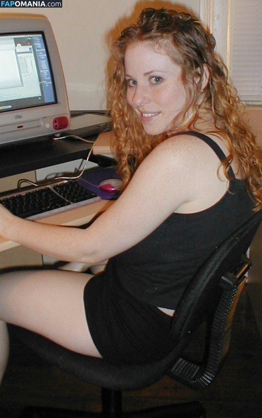 Kira The Little Redhead Naken OnlyFans  Läckta Foto #249