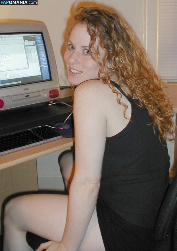 Kira The Little Redhead Naken OnlyFans  Läckta Foto #259