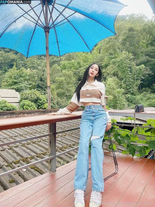 Kitty 21 Naken OnlyFans  Läckta Foto #15