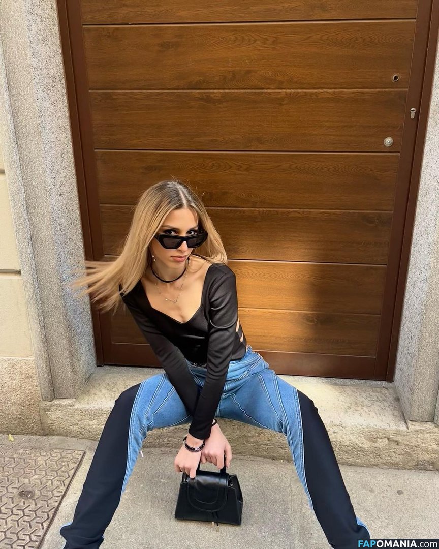 Klea Brahimi / klea_bra Naken OnlyFans  Läckta Foto #8