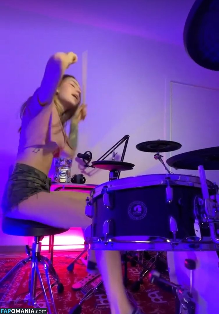Kriss Drummer / Kristina Rybalchenko / kriss_drummer / user Naken OnlyFans  Läckta Foto #12