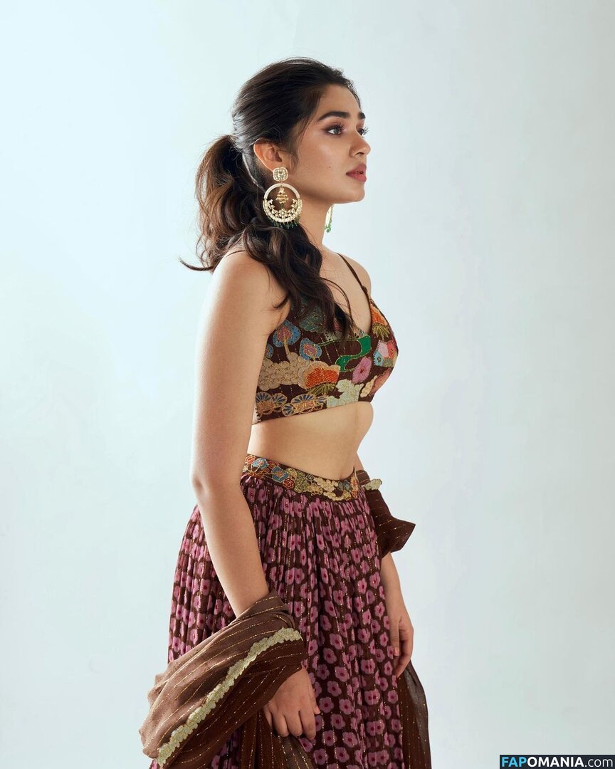 Krithi Shetty Naken OnlyFans  Läckta Foto #3
