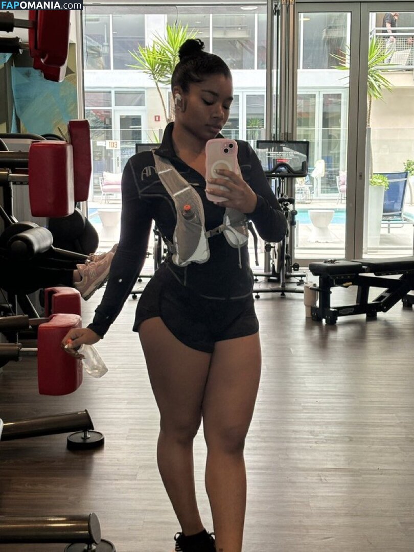 Kyylareneee / kurlykyy / kurrlyyy / kyylarenee Naken OnlyFans  Läckta Foto #15