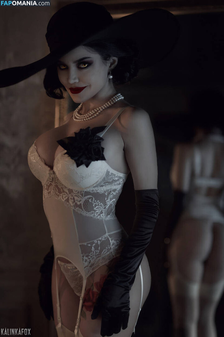 Alcina Dimitrescu and Bela Dimitrescu / Cassandra Dimitrescu / Daniela Dimitrescu / Lady Dimitrescu / ladydumitrescu Naken OnlyFans  Läckta Foto #7
