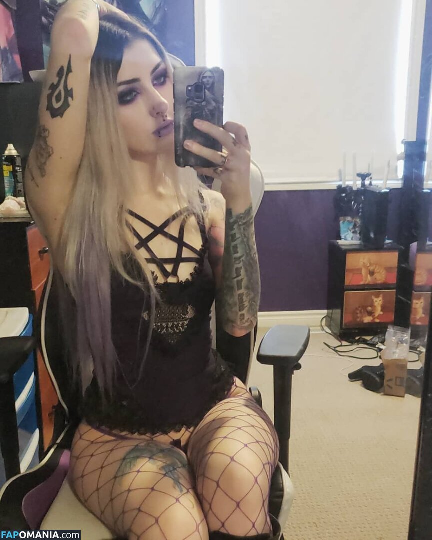 ladysurvival / ladysurvivalwow / onlyfungi Naken OnlyFans  Läckta Foto #2