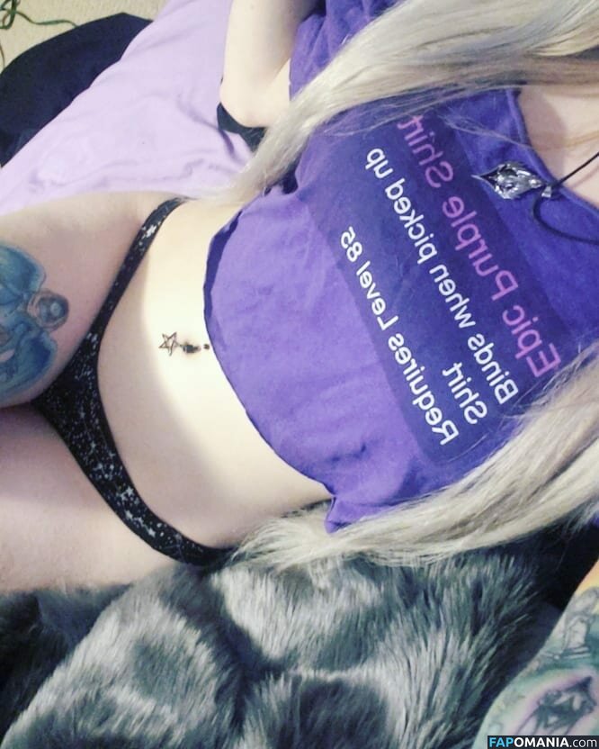 ladysurvival / ladysurvivalwow / onlyfungi Naken OnlyFans  Läckta Foto #12