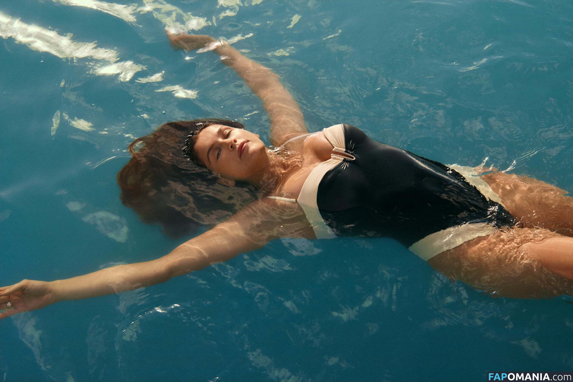 Laetitia Casta / laetitiacasta Naken OnlyFans  Läckta Foto #2