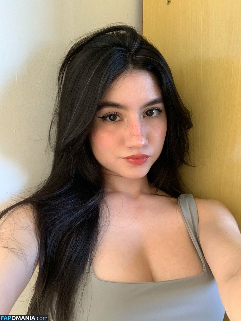 gvldbankz / lamie / larissacarvalhx Naken OnlyFans  Läckta Foto #27