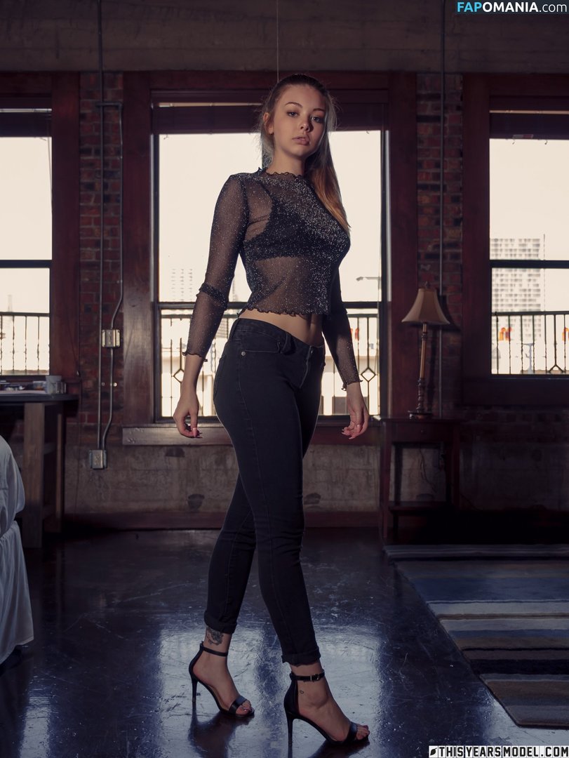 Lana Lea / thelanalea Naken OnlyFans  Läckta Foto #3