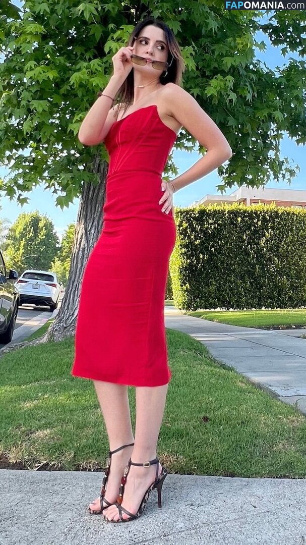 Laura Marano / lauramarano Naken OnlyFans  Läckta Foto #61