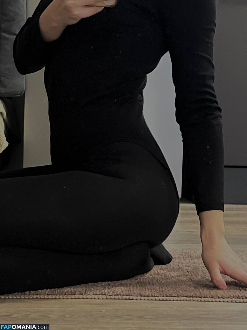 Leffelbain Naken OnlyFans  Läckta Foto #1