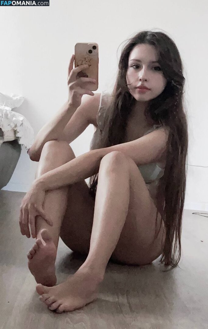 Leffelbain Naken OnlyFans  Läckta Foto #2