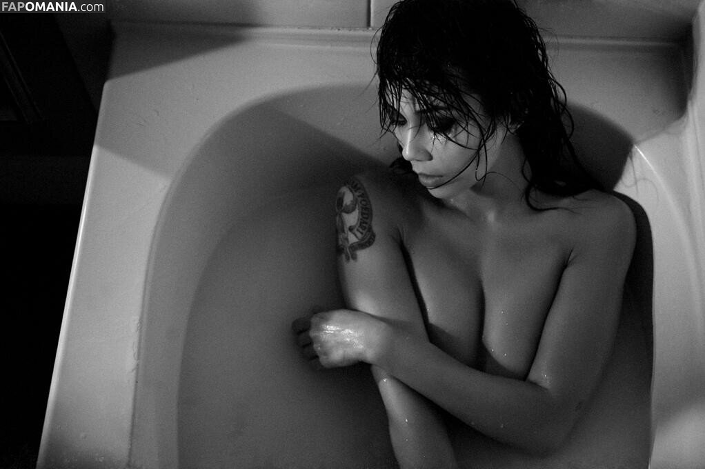 Lexa Doig Naken OnlyFans  Läckta Foto #4