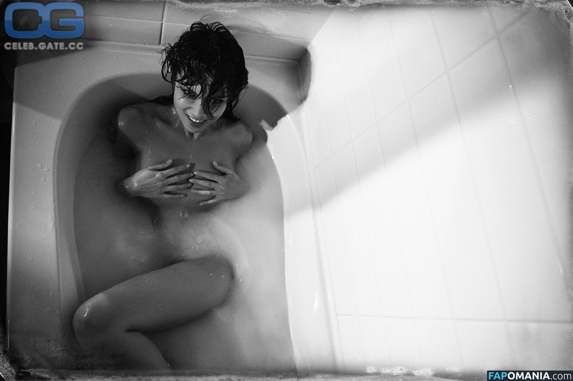 Lexa Doig Naken OnlyFans  Läckta Foto #7