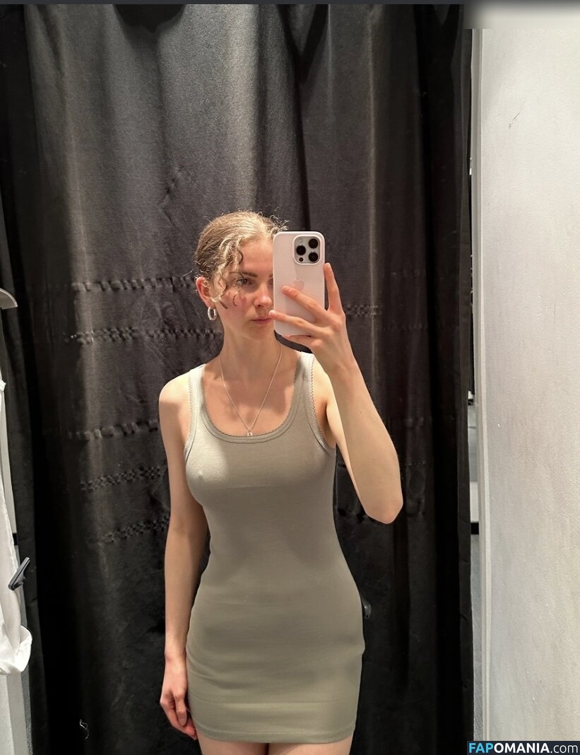 Linneasky Naken OnlyFans  Läckta Foto #11