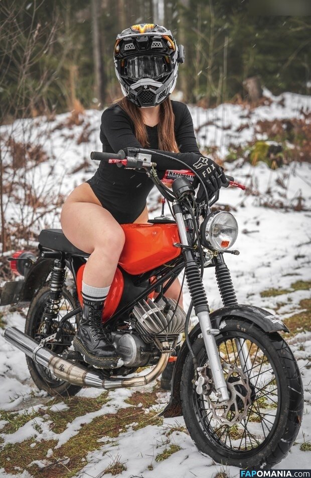 Lisamoto / lisaa.moto Naken OnlyFans  Läckta Foto #12
