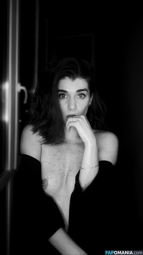 Little Satana / little.satana / s.satana_666 / tomnaya_satana Naken OnlyFans  Läckta Foto #34