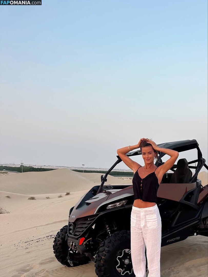 Liv Bentley / Olivia Bentley / oliviabentleyk / theoliviabentley Naken OnlyFans  Läckta Foto #4