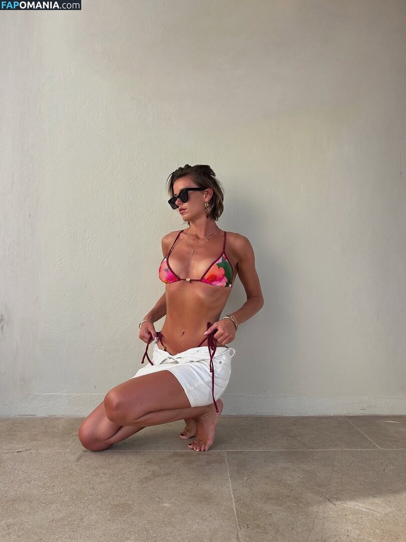 Liv Bentley / Olivia Bentley / oliviabentleyk / theoliviabentley Naken OnlyFans  Läckta Foto #8
