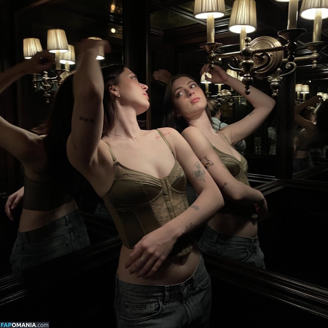 Lizzy McAlpine / jesus_yo / lizzymcalpine Naken OnlyFans  Läckta Foto #20