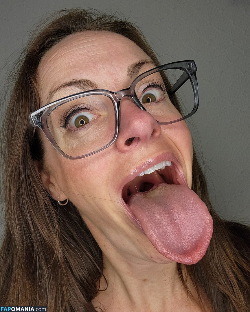 Long Tongue Fetish / _longtonguelewis / diqueentongue / longtonguelewis Naken OnlyFans  Läckta Foto #312