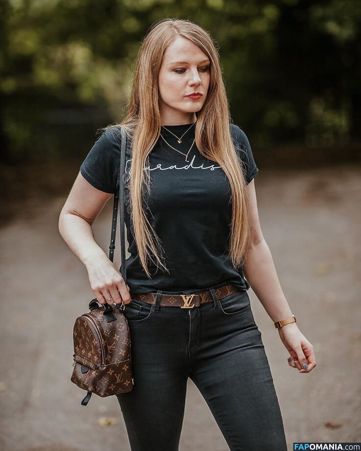 Lorna Burford Naken OnlyFans  Läckta Foto #10