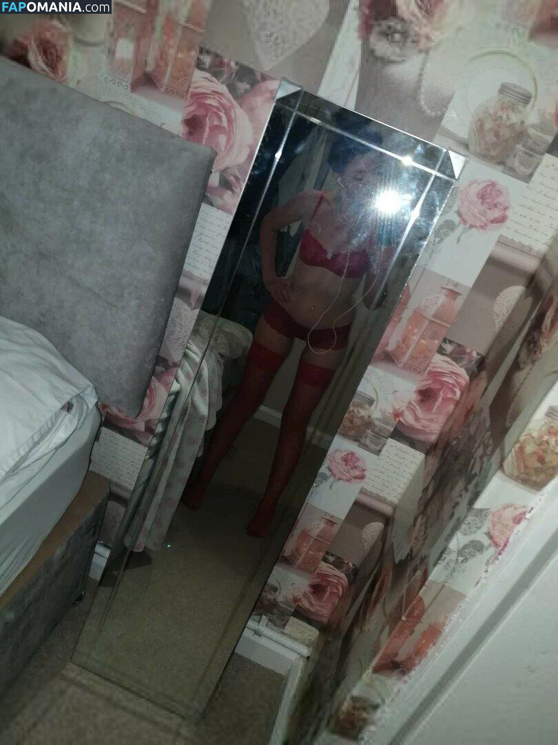 Lyl_24 / layla_24 Naken OnlyFans  Läckta Foto #2