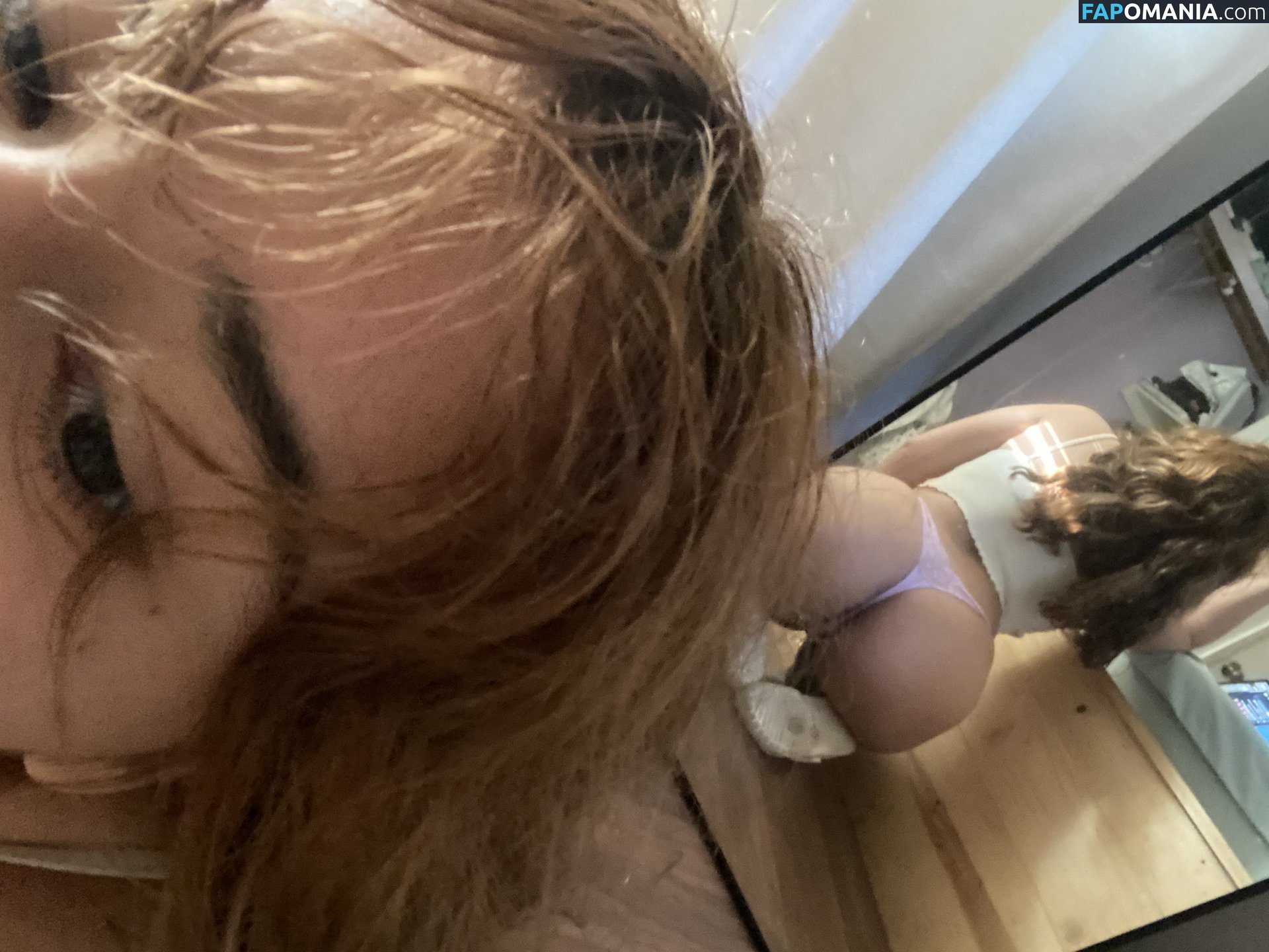 hellzheI / luvfrut / lzzle Naken OnlyFans  Läckta Foto #11