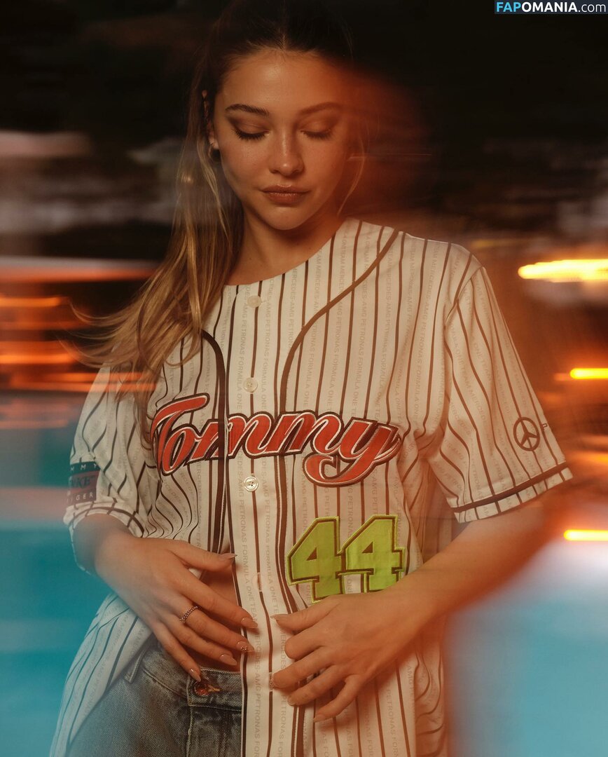 Madelyn Cline / madelyncline Naken OnlyFans  Läckta Foto #215