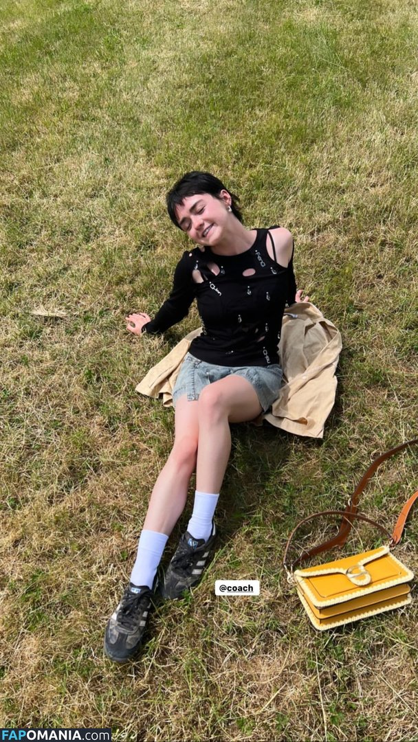 Maisie Williams Naken Läckta Foto #12