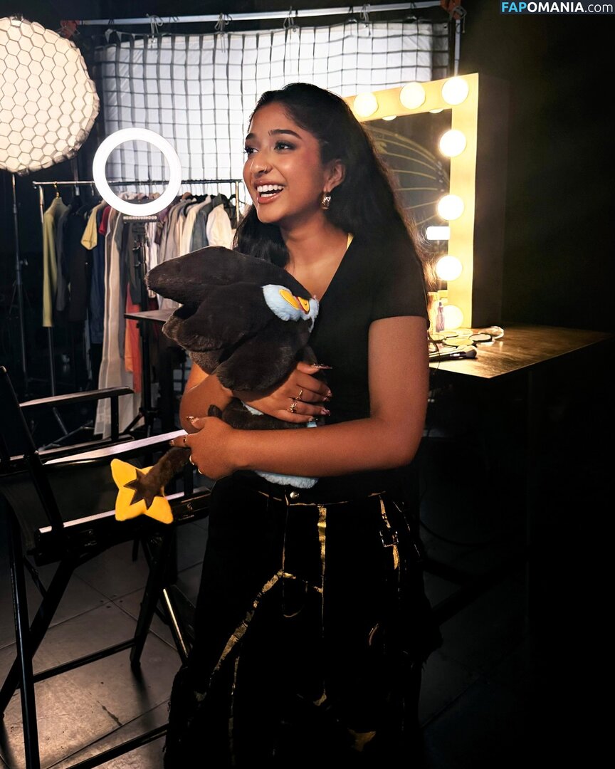 Maitreyi Ramakrishnan / maitreyiramakrishnan / ramakrishnannn Naken OnlyFans  Läckta Foto #3