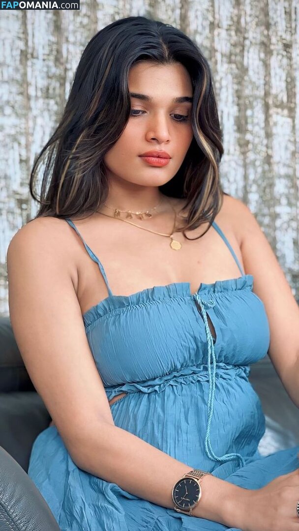 Mansi Suravase Naken OnlyFans  Läckta Foto #3