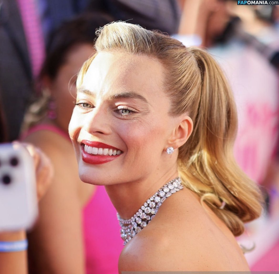 Margot Robbie Naken Läckta Foto #200