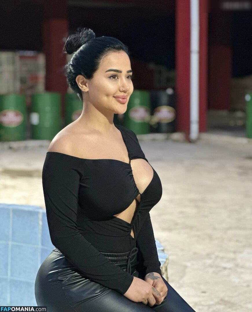 Melek Azad / melek.azd / melekazad Naken OnlyFans  Läckta Foto #3