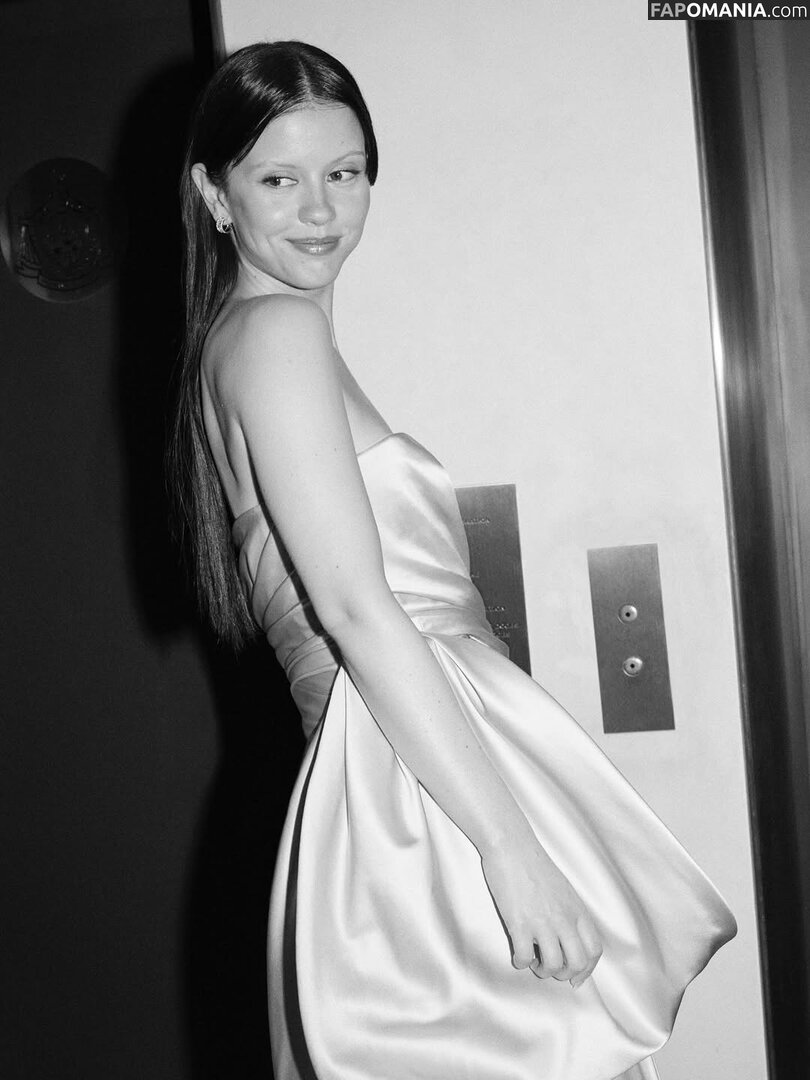 Mia Goth / goth.mia / officalmiagoth Naken OnlyFans  Läckta Foto #125