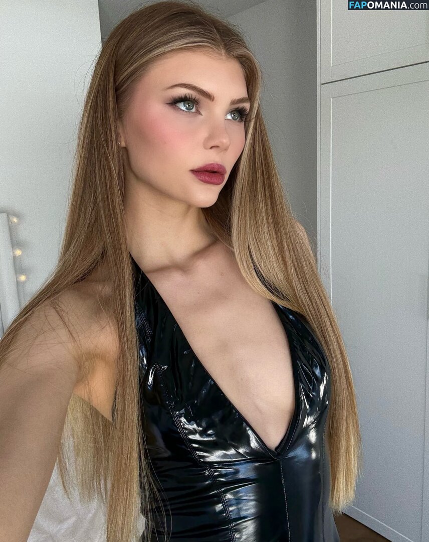 mila_sobolov / milakittenx Naken OnlyFans  Läckta Foto #51