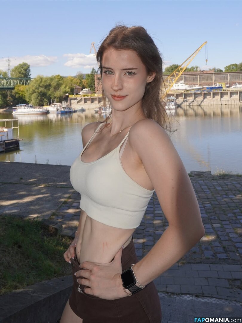 Mira.004 / model_mira Naken OnlyFans  Läckta Foto #1457