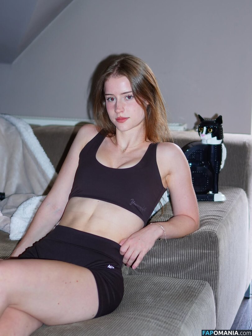 Mira.004 / model_mira Naken OnlyFans  Läckta Foto #1511