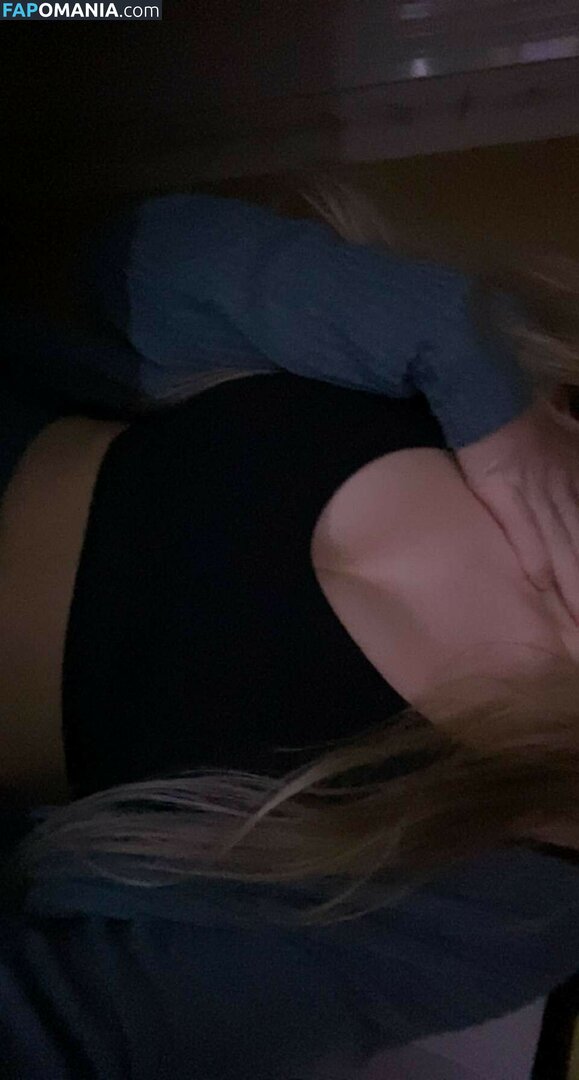 Mira Szalma / https: / mira.004 Naken OnlyFans  Läckta Foto #4